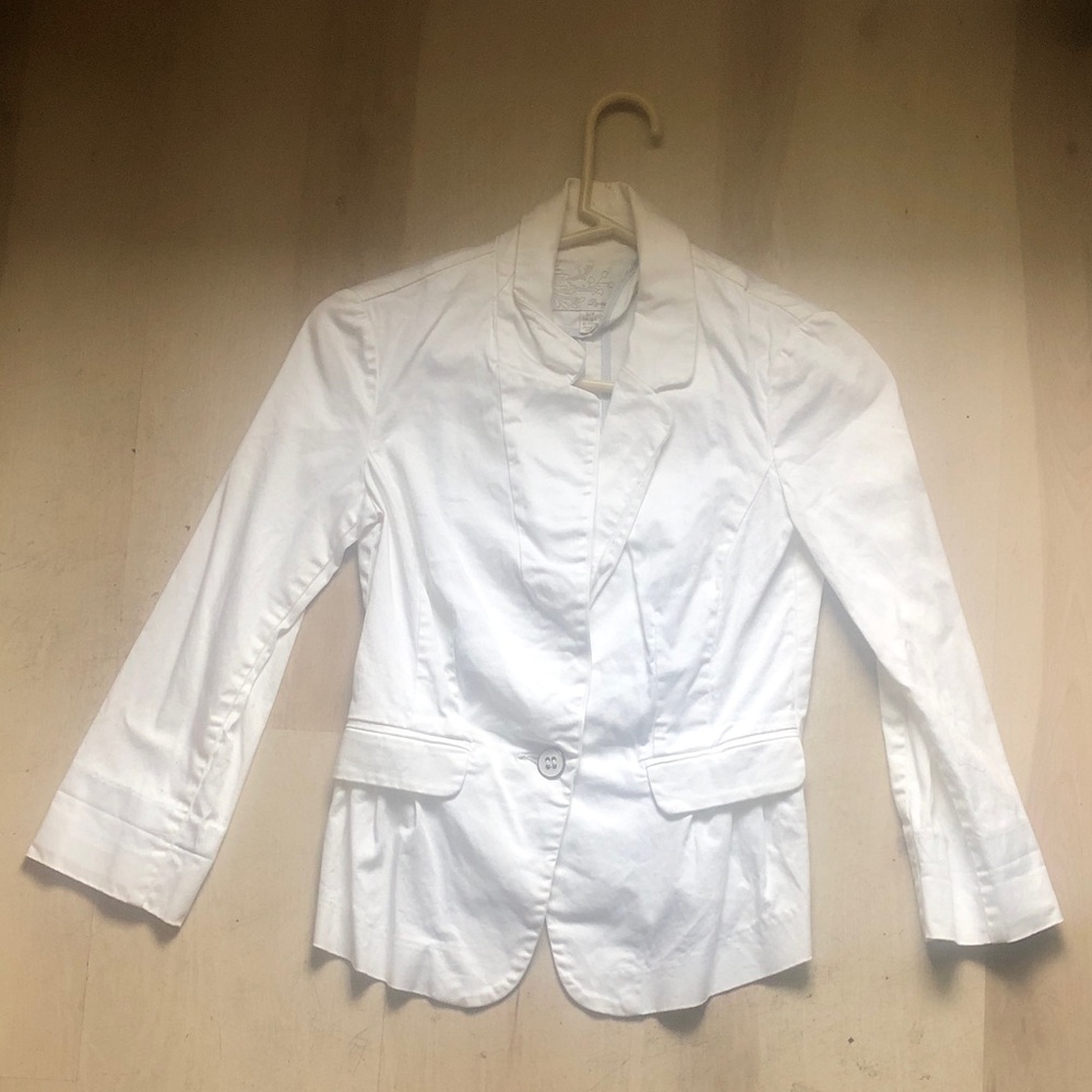 Dynamite Classic White Blazer